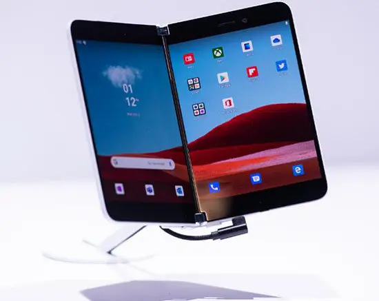 Microsoft Surface Duo testat în Craiova cu Google Maps și YouTube